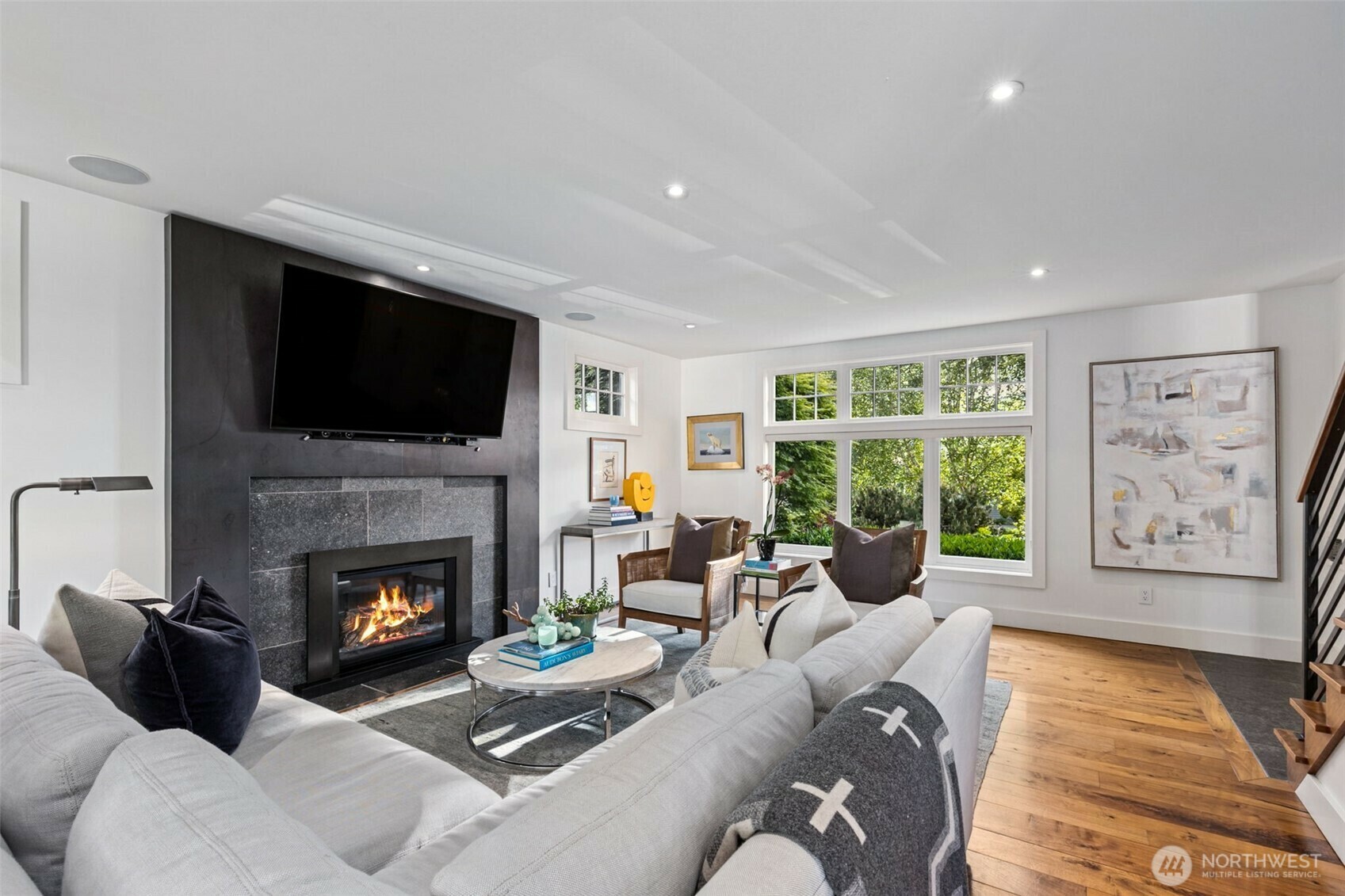 Property Photo: 2642 W Viewmont Way W WA 98199