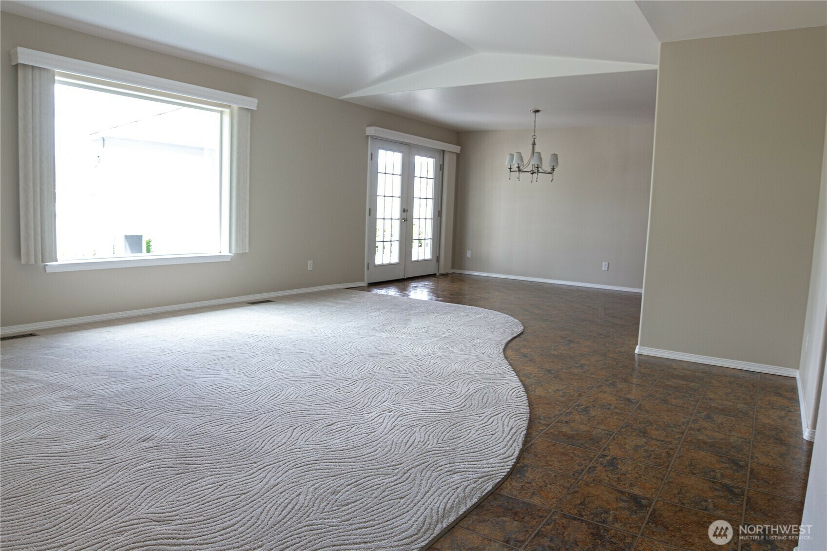Property Photo: 6 Laguna Place W WA 98841
