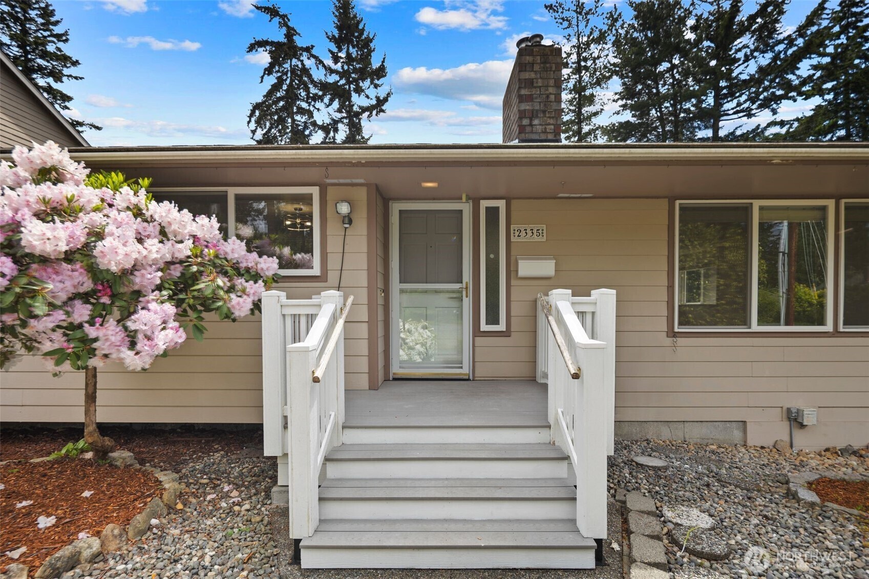 Property Photo: 2335 N 180th Street WA 98133