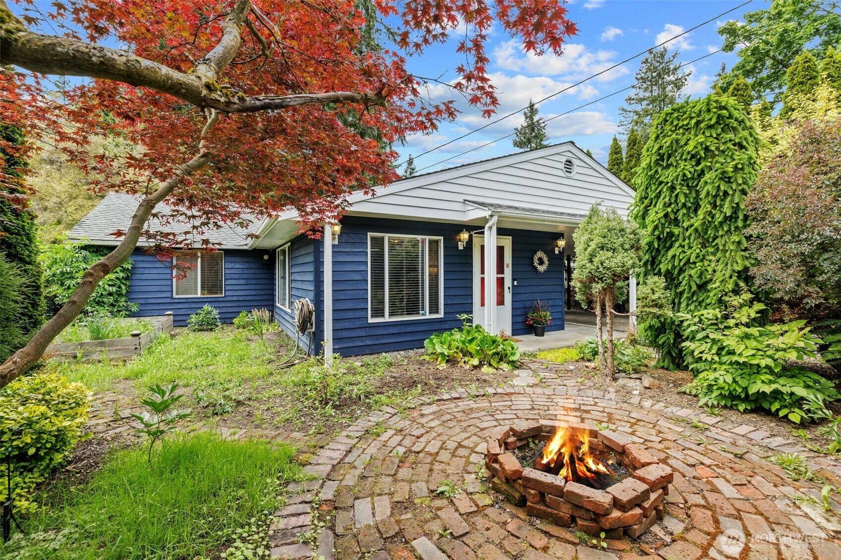 Property Photo: 23006 54th Avenue W WA 98043