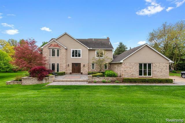 295 Oakbridge Drive  Rochester MI 48306 photo