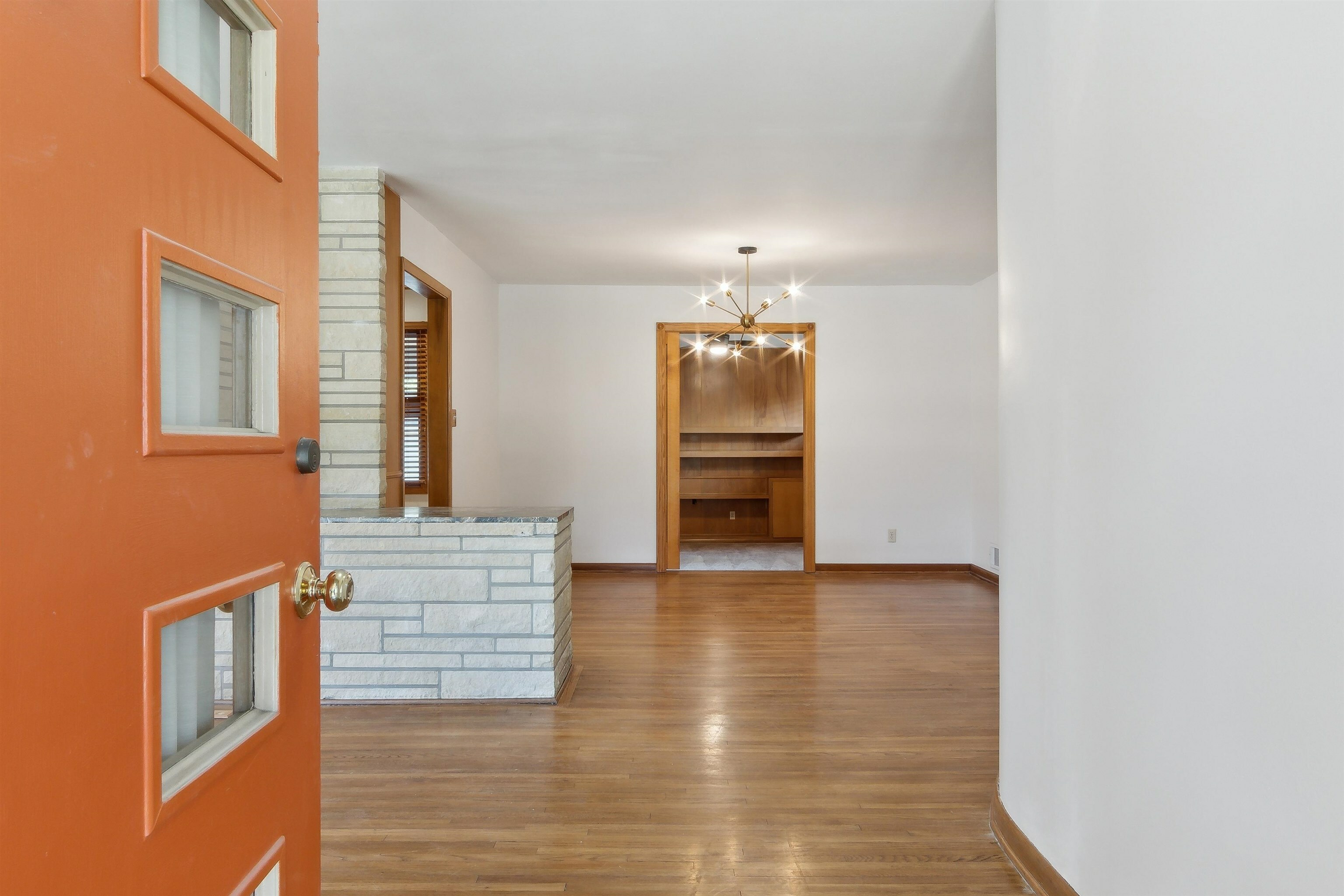 Property Photo: 6202 E Jacqueline St KS 67208