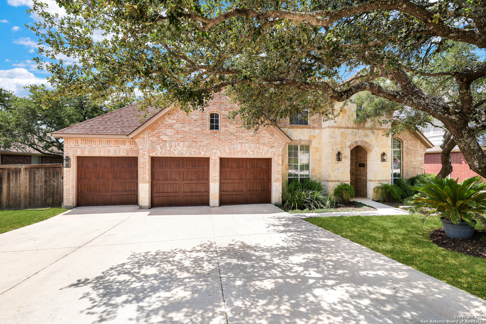 Property Photo: 11 Gemsbuck Rise TX 78258