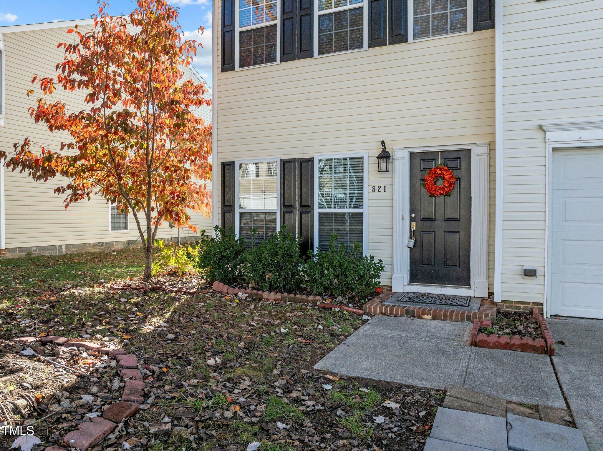 Property Photo: 821 Stackhurst Way NC 27587