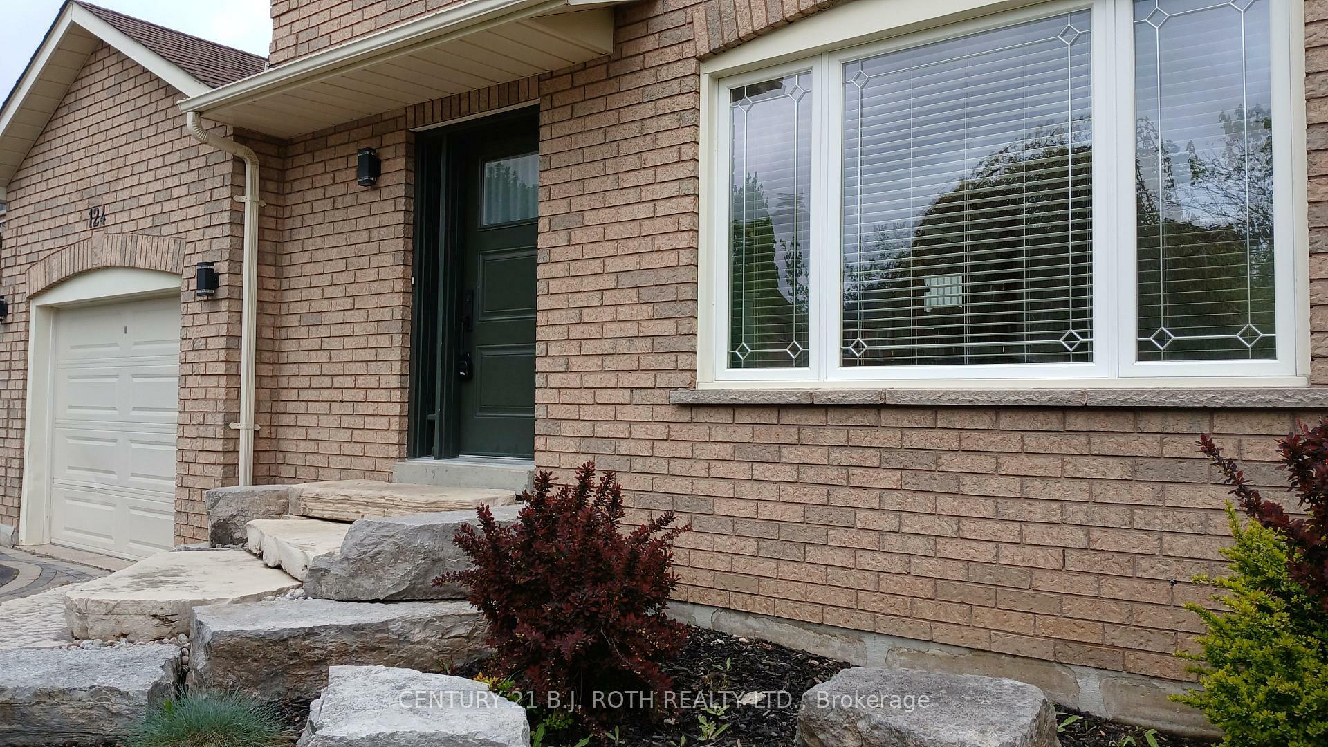 Property Photo: 124 Brown Street ON L4N 7V7