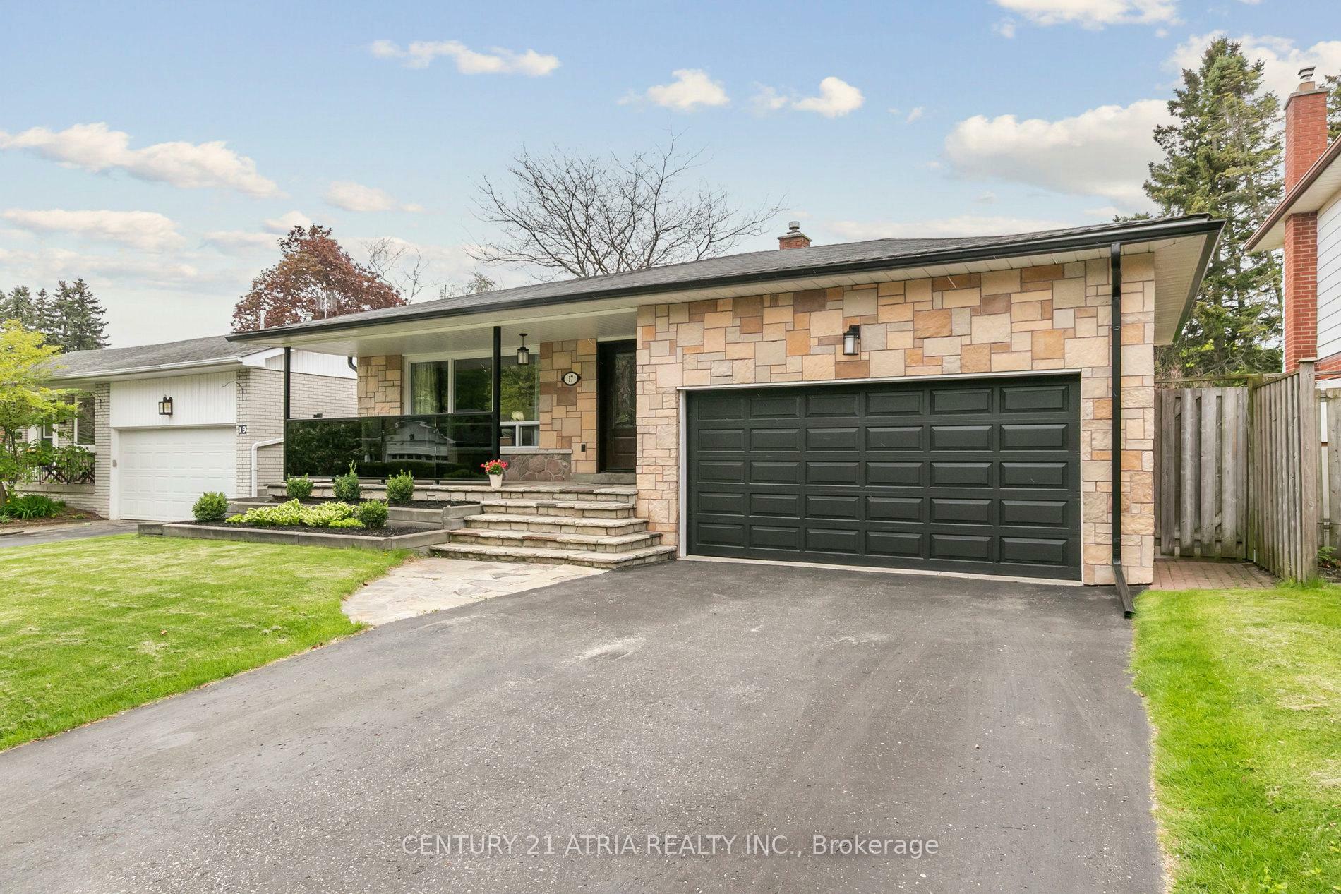 Property Photo: 17 Janellan Terrace ON M1E 3M8