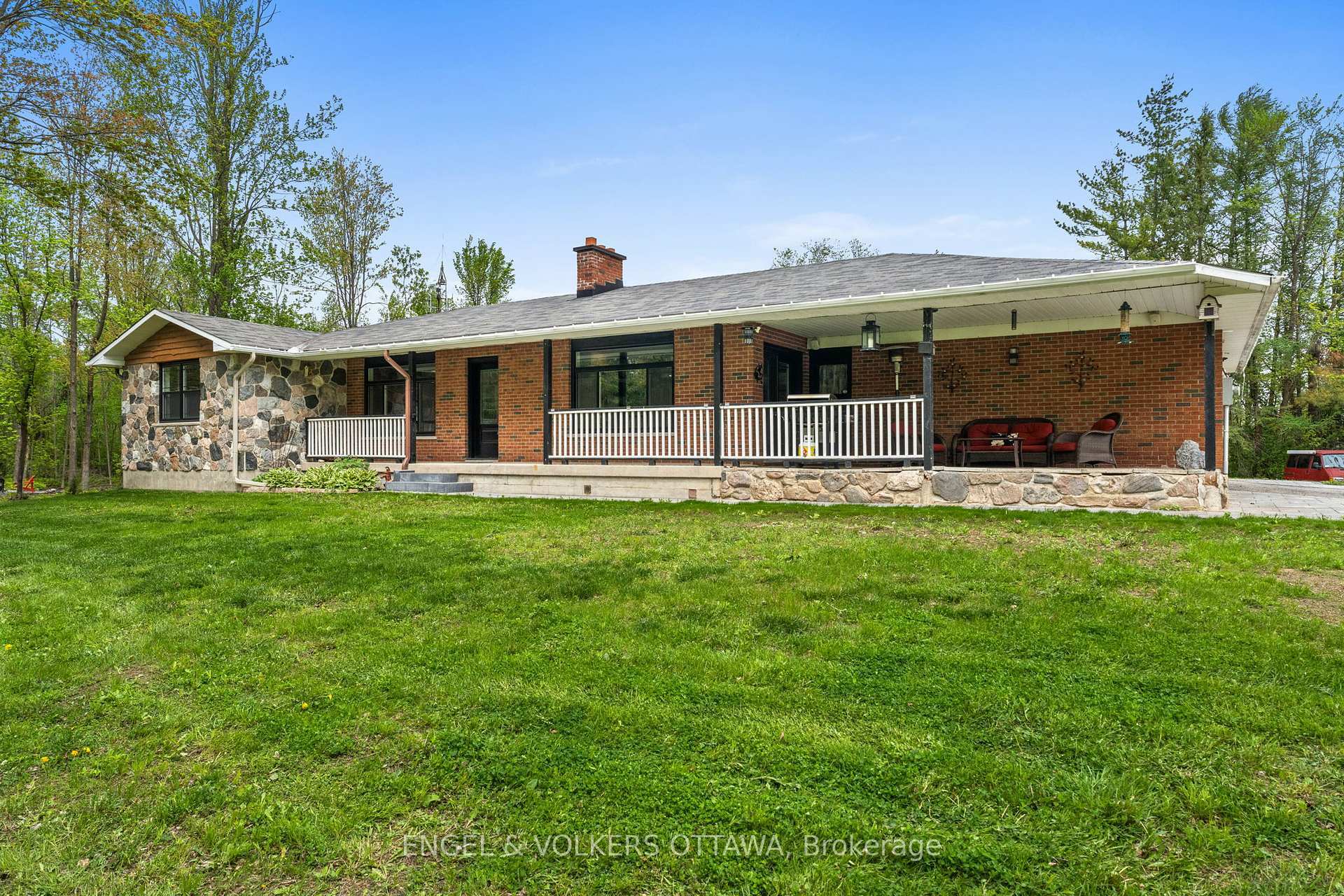 Property Photo: 2323 Reevecraig Road S ON K0G 1J0