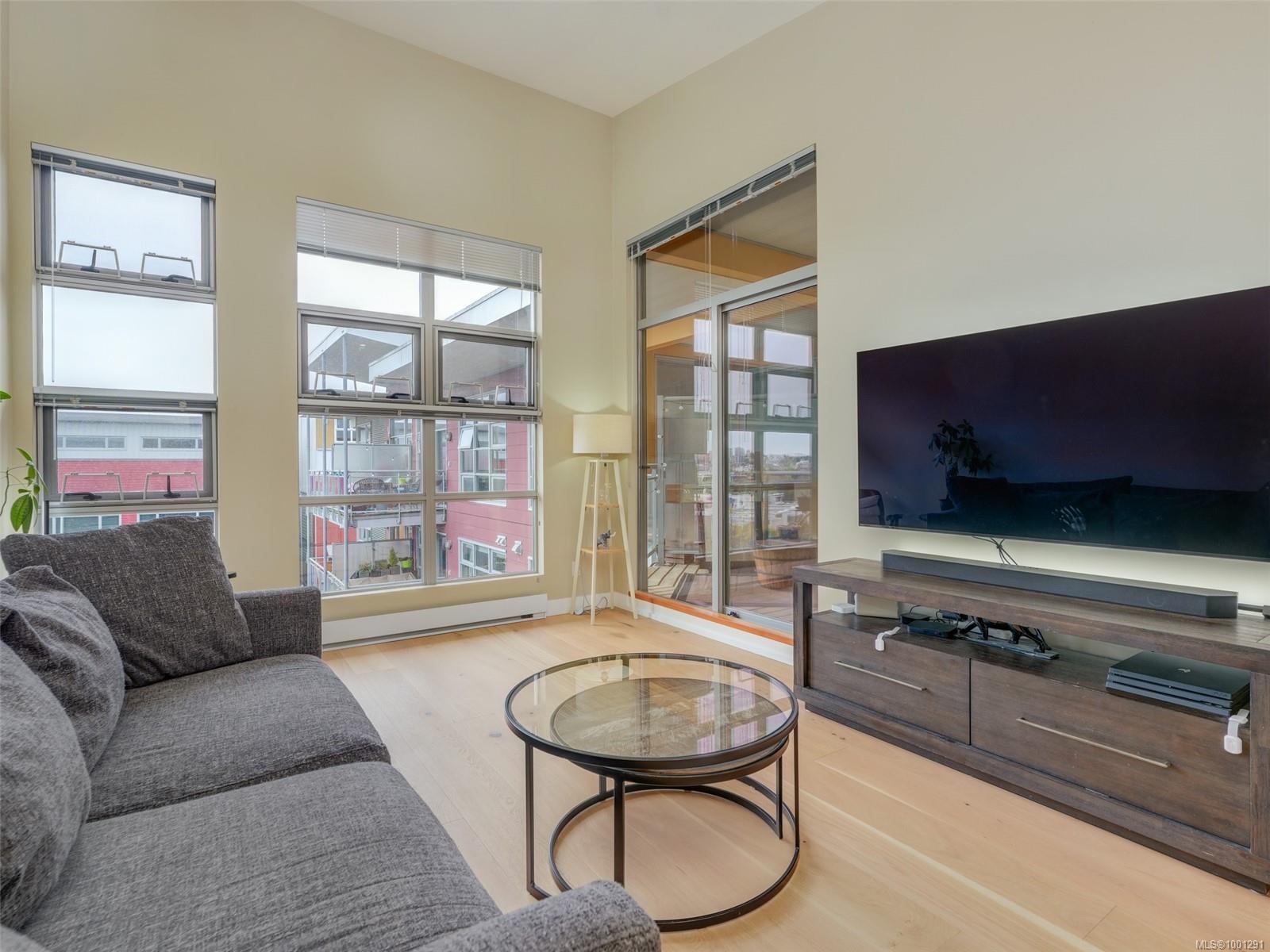 Photo de la propriété: 797 Tyee Rd 408 BC V9A 7R4