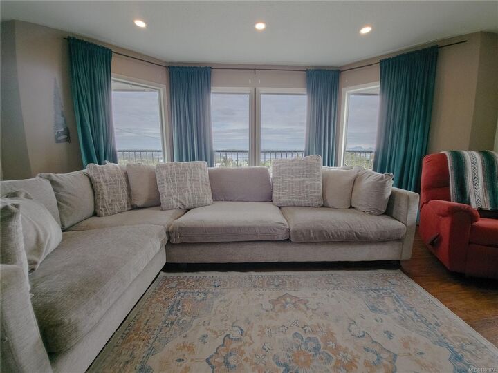 Property Photo: 2287 Chelohsin Cres BC V0N 2R0