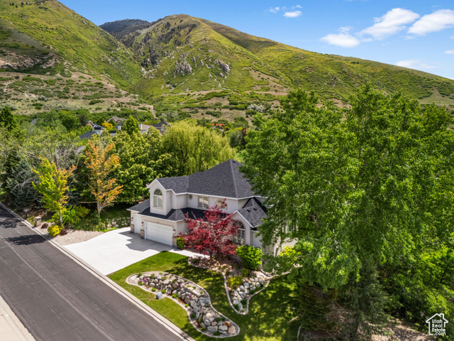 Property Photo: 2016 E Graystone Ln S UT 84020