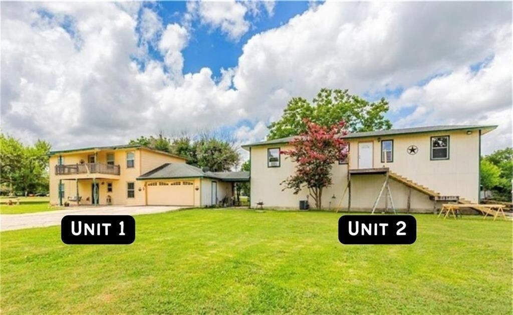Property Photo: 461 Skyline Rdg TX 78666