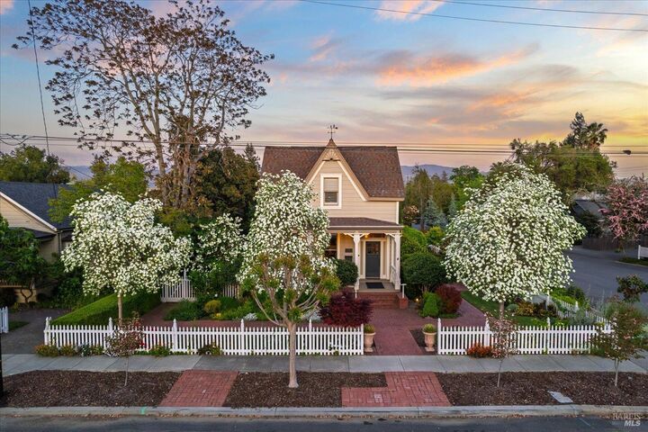 Property Photo: 406 Franklin Street CA 94559