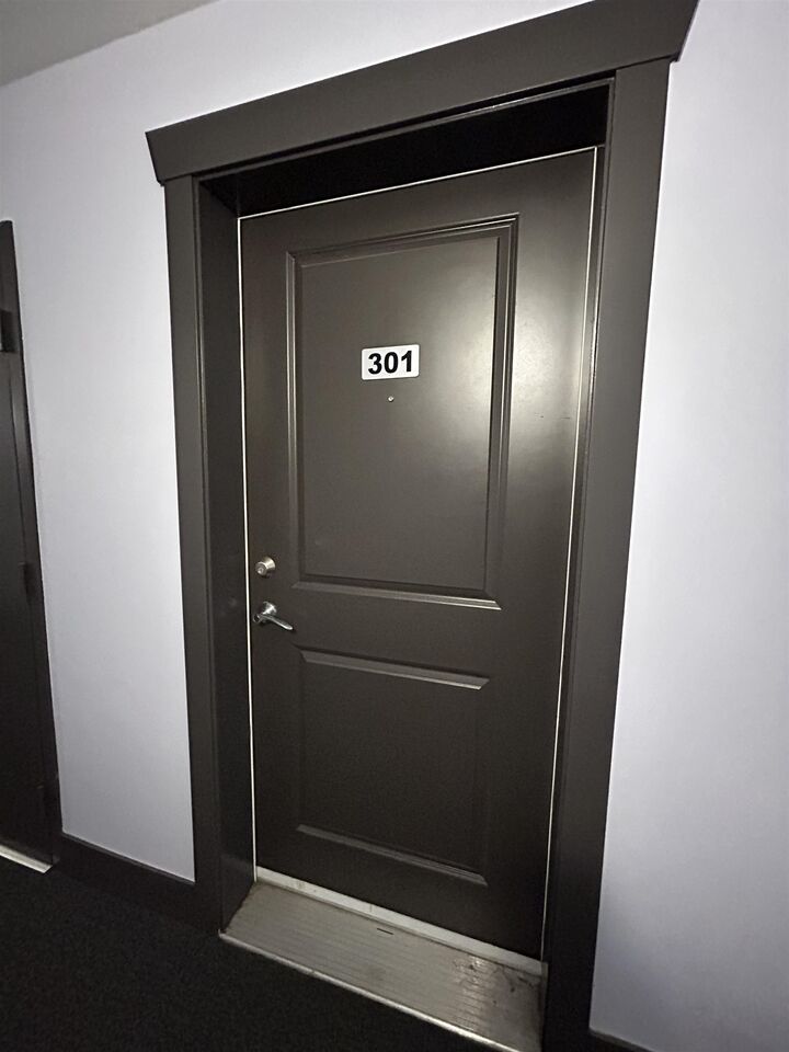 Property Photo: 8168 120A Street 301 BC V3W 3P3