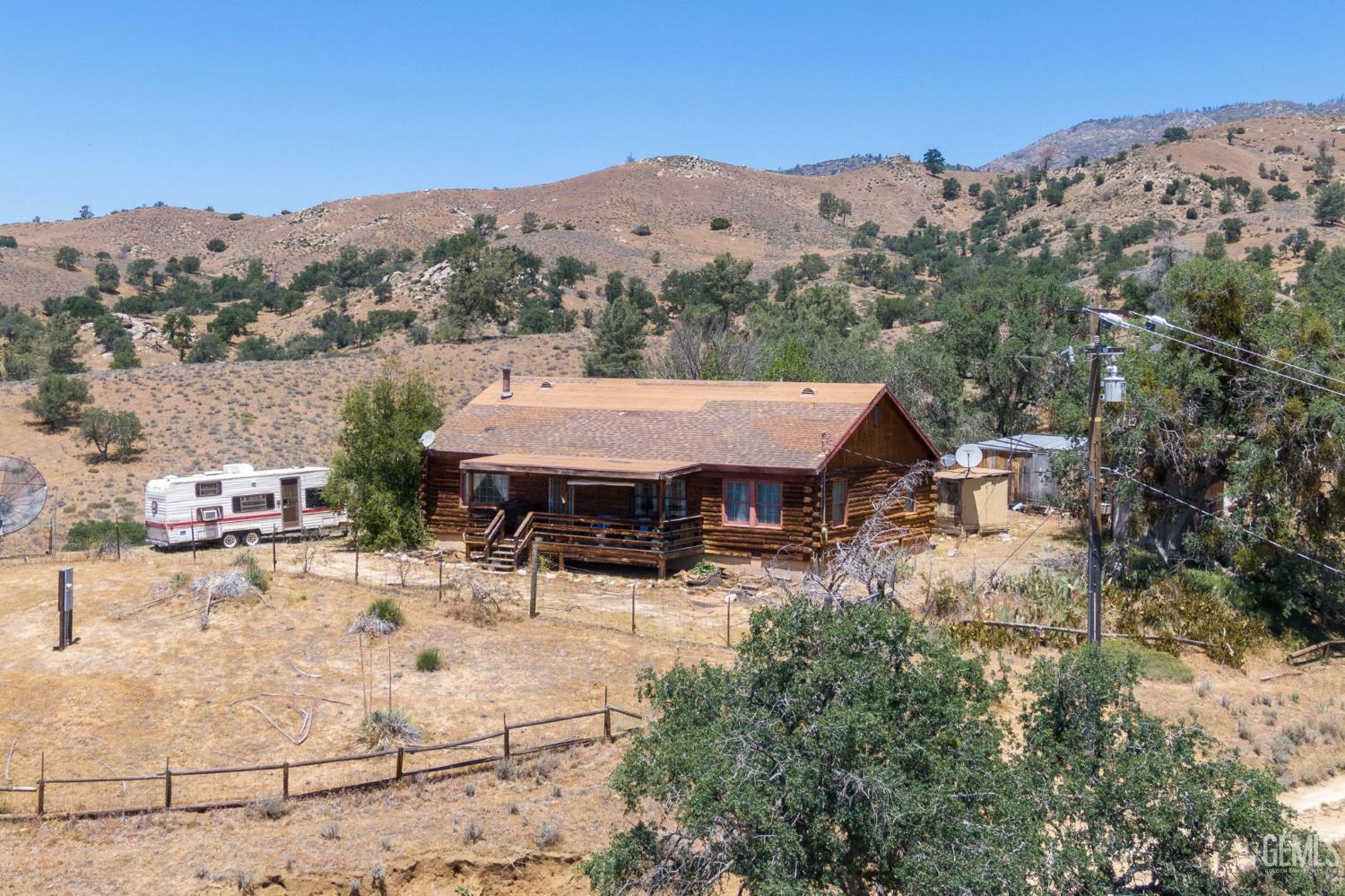 Property Photo: 38579 Payne Way CA 93518