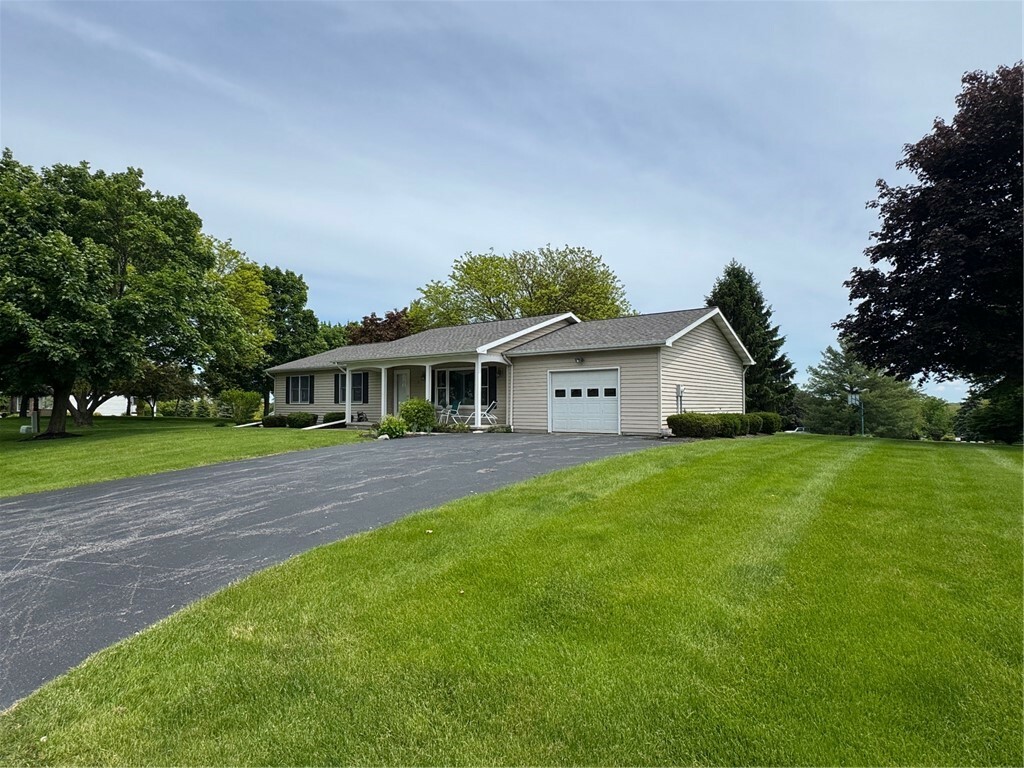 Property Photo: 11 Orchard Park Drive NY 14456