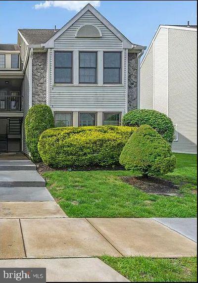 Property Photo:  8 Chelmsford Court  NJ 08053 