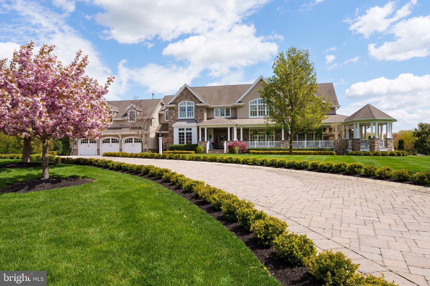 Property Photo: 7 Stoney Brook Drive NJ 08510