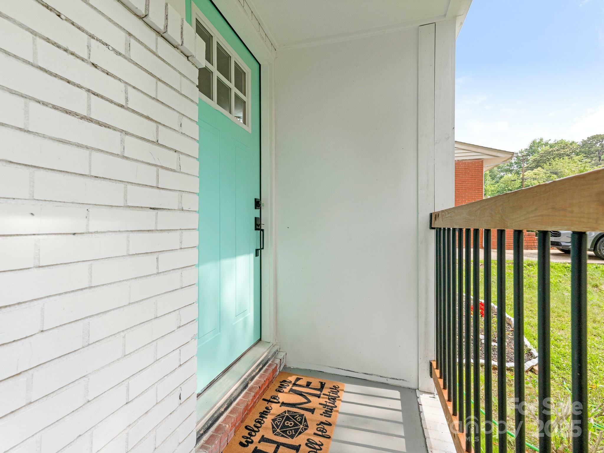 Property Photo: 1831 Erie Street NC 28216