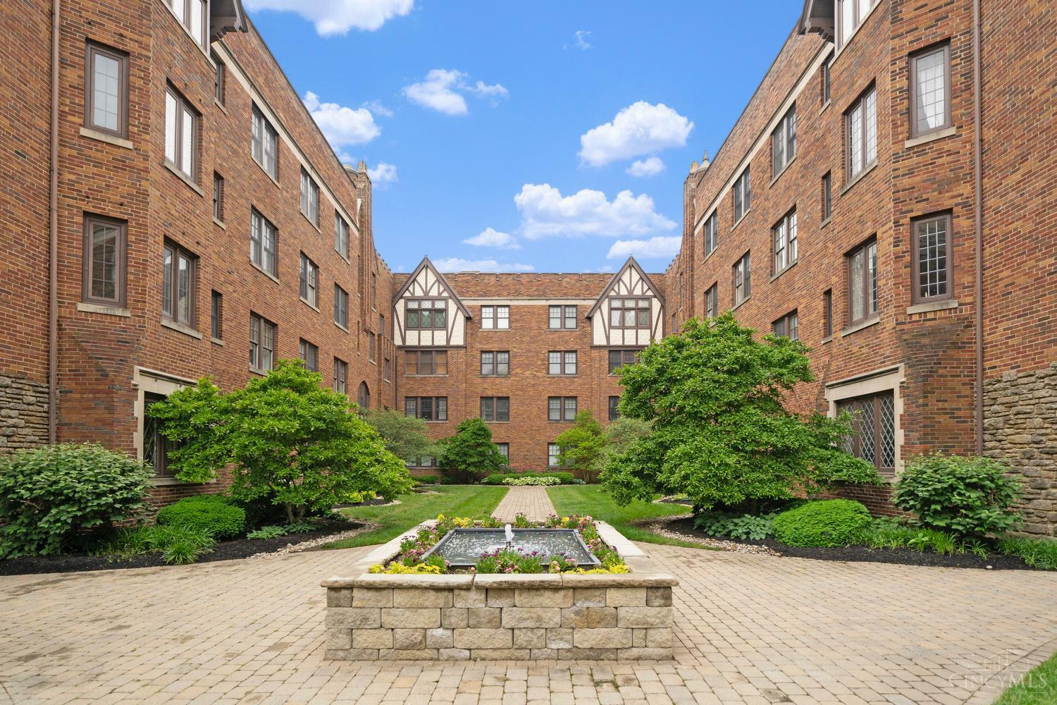 Property Photo: 2324 Park Avenue OH 45206