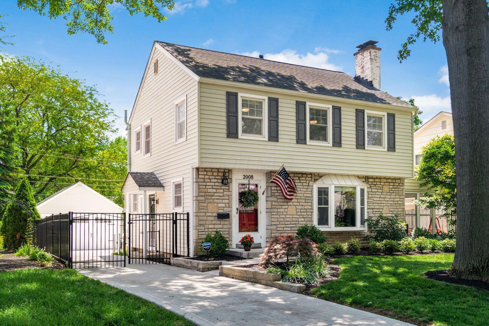 Property Photo: 2008 N Edgemont Road OH 43212