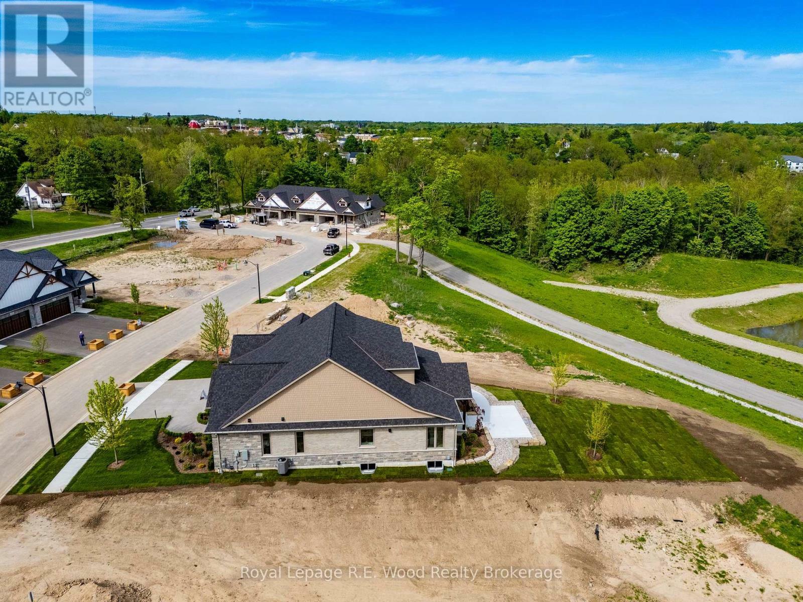 Property Photo:  18 Greenhill Drive  ON N4G 2K6 