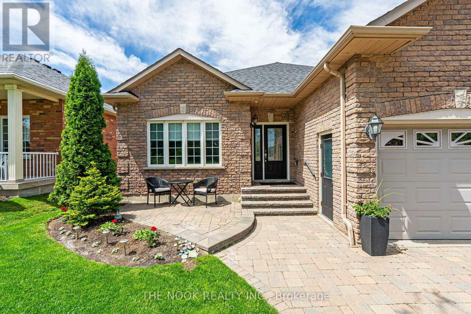 Property Photo: 2 Decoe Court ON L1E 3G8