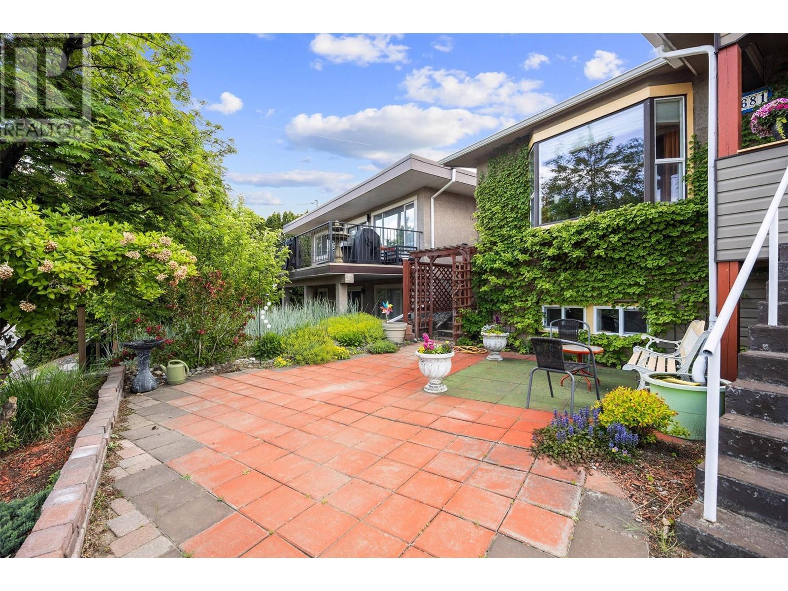 Property Photo: 681 Douglas Street BC V2C 3C4