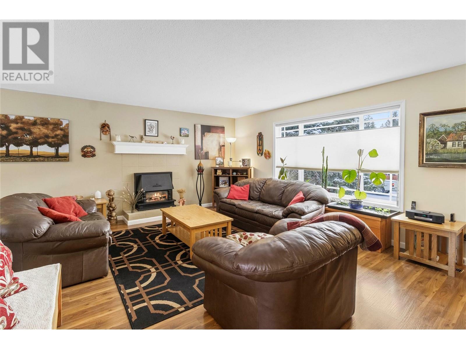 Property Photo: 4651 71 Avenue Northeast BC V0E 1K0