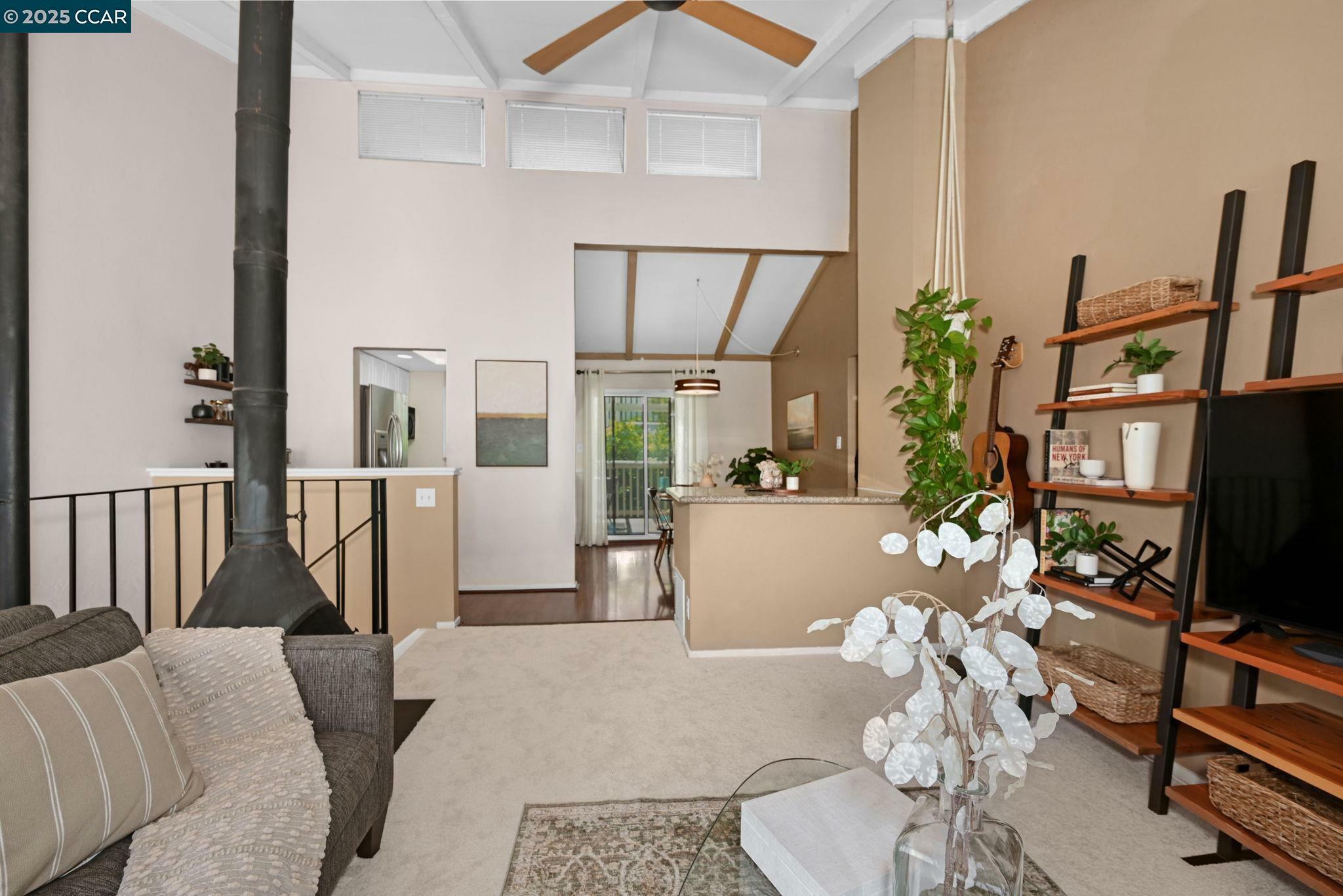 Property Photo: 433 Ridgeview Dr CA 94523