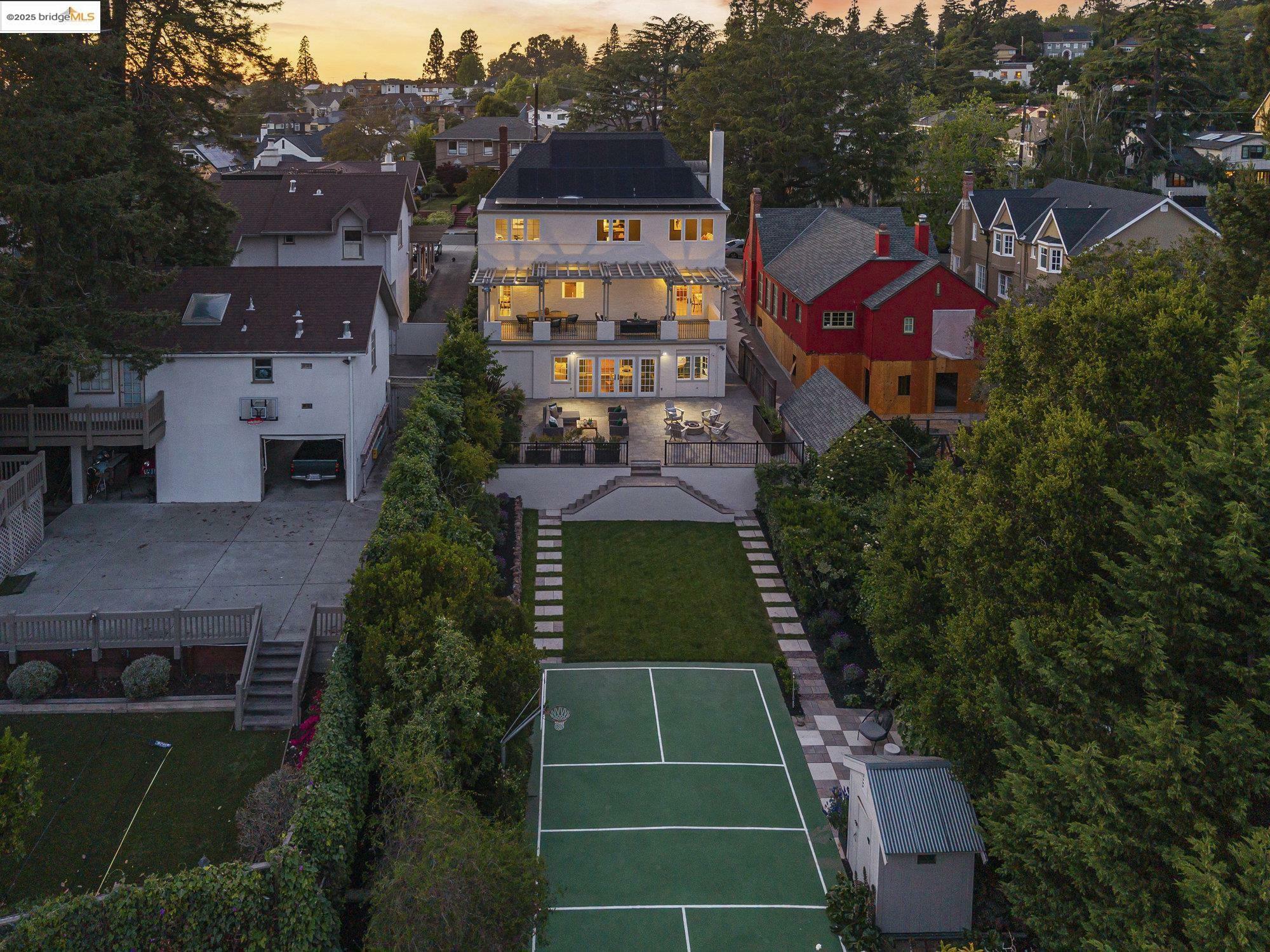 Property Photo:  1071 Clarendon Crescent  CA 94610 