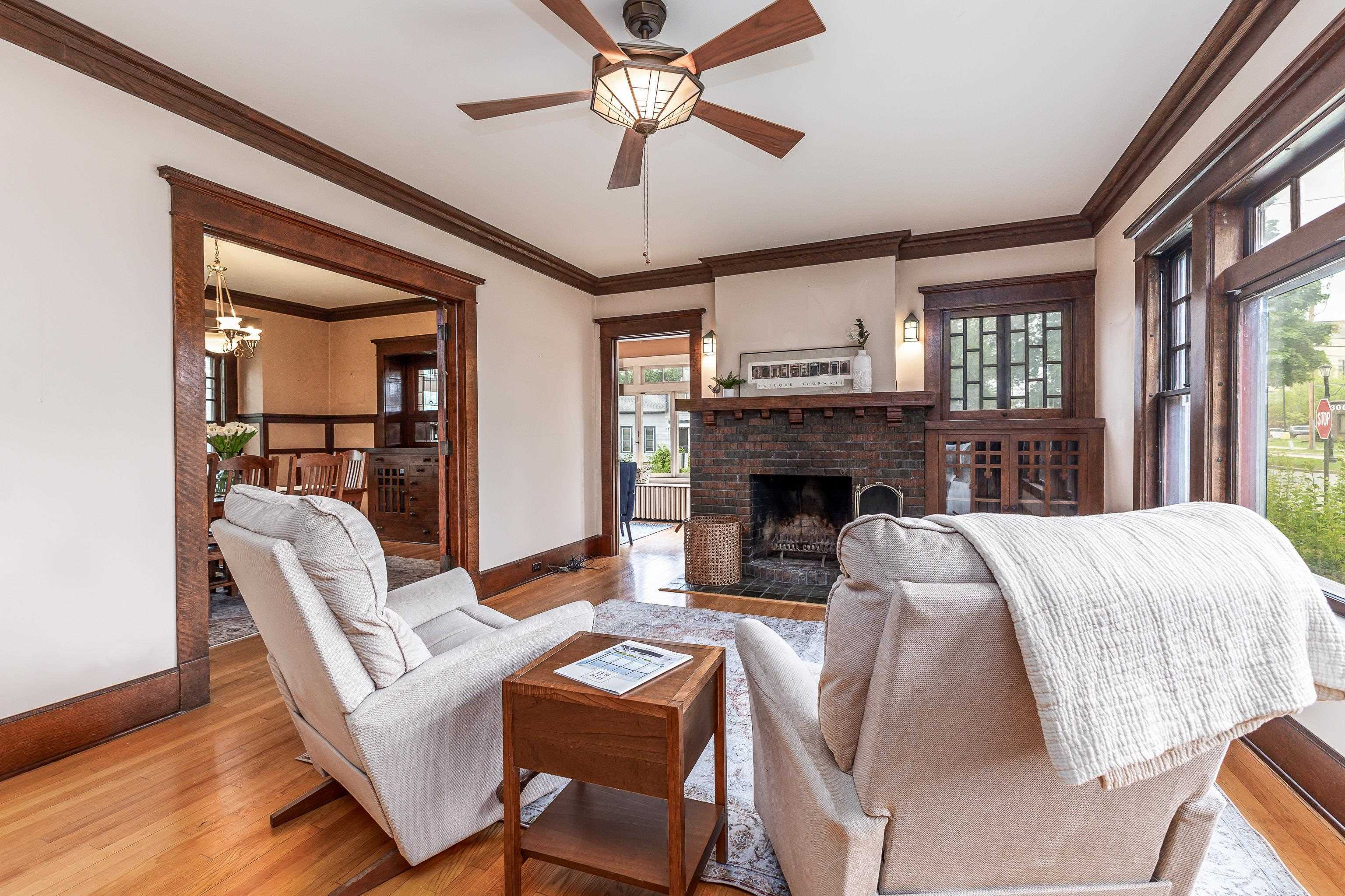 Property Photo: 285 N Grandview Avenue IA 52001