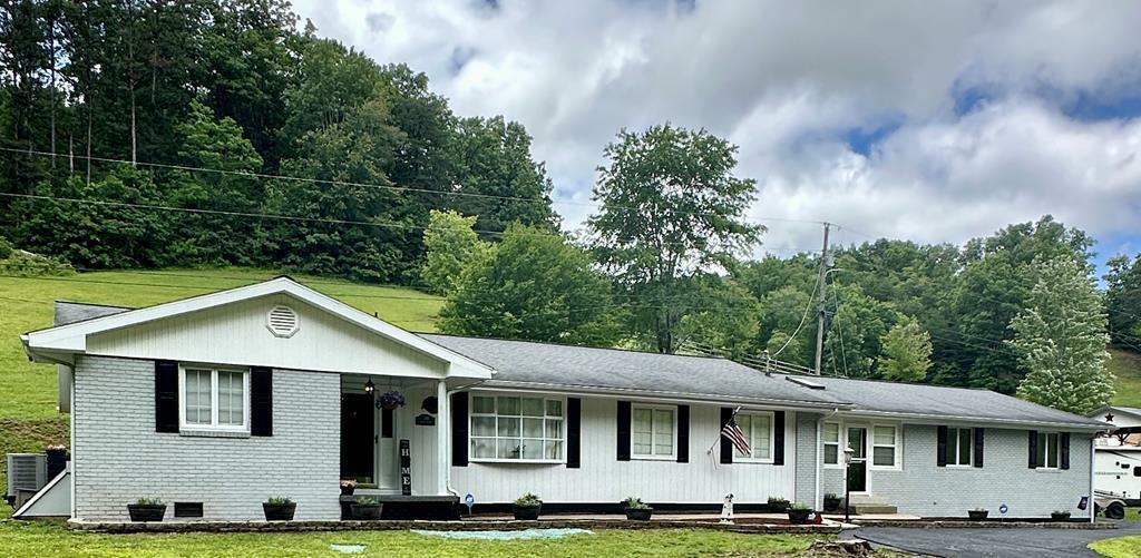 Property Photo: 388 Colvin Branch Road KY 41238