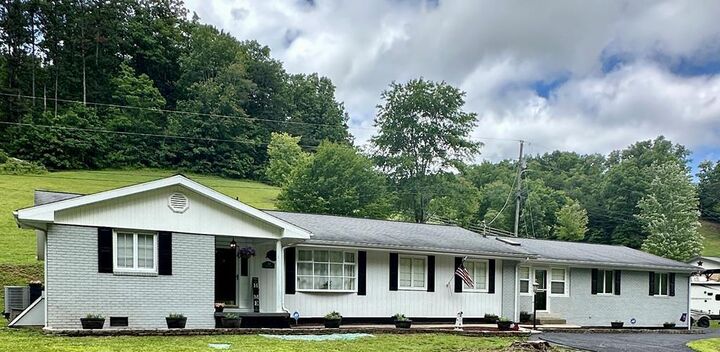 Property Photo: 388 Colvin Branch Road KY 41238