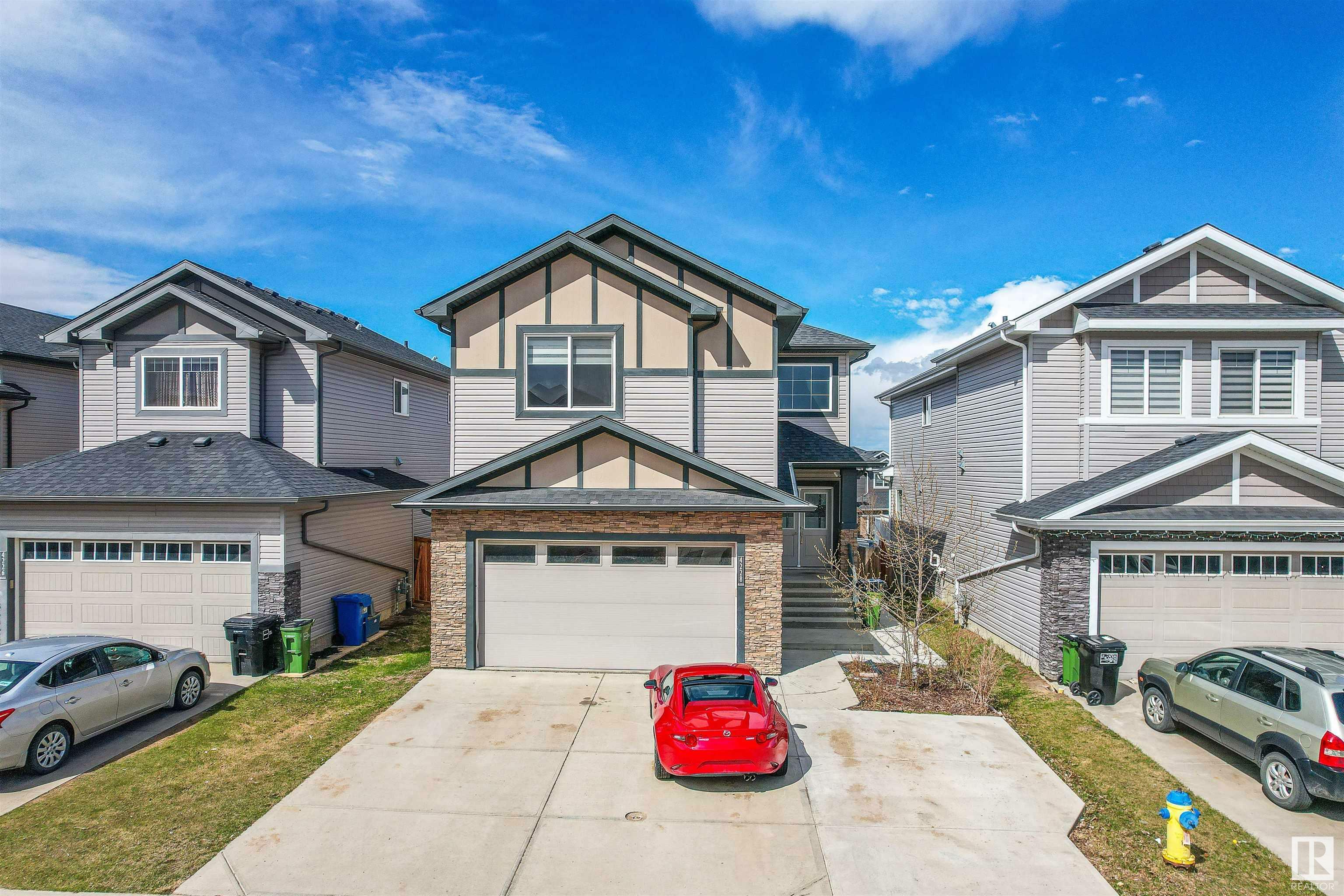 4228 Charles Close SW  Edmonton AB T6W 0Z5 photo