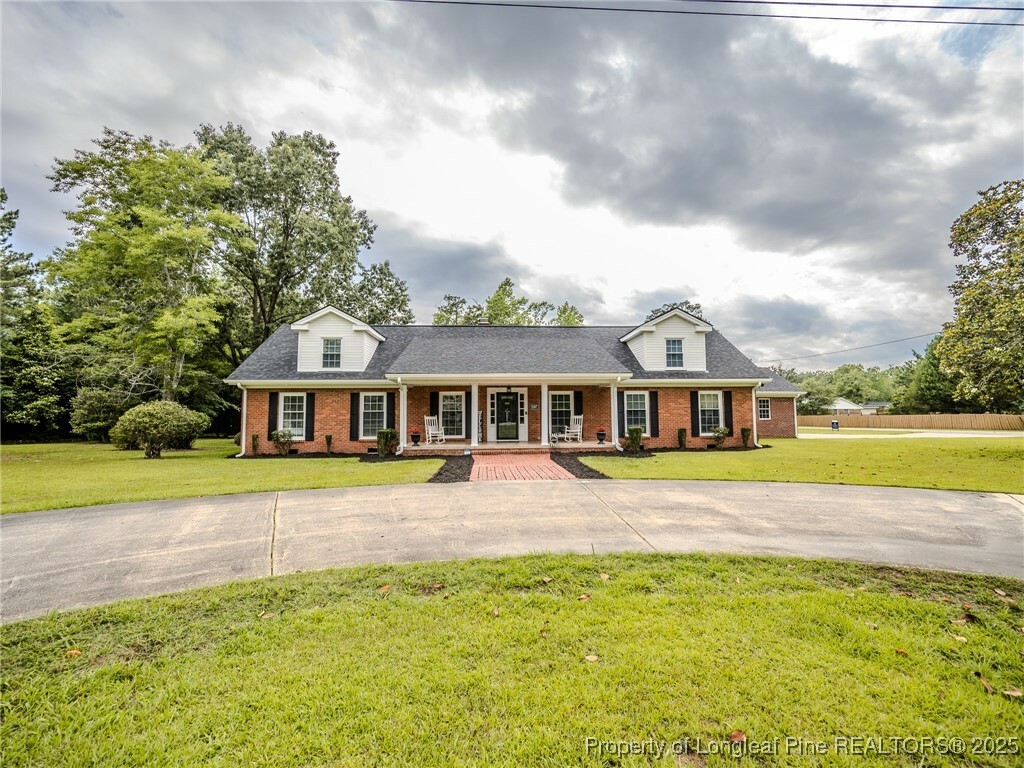 Property Photo: 5307 N Fayetteville Road NC 28360