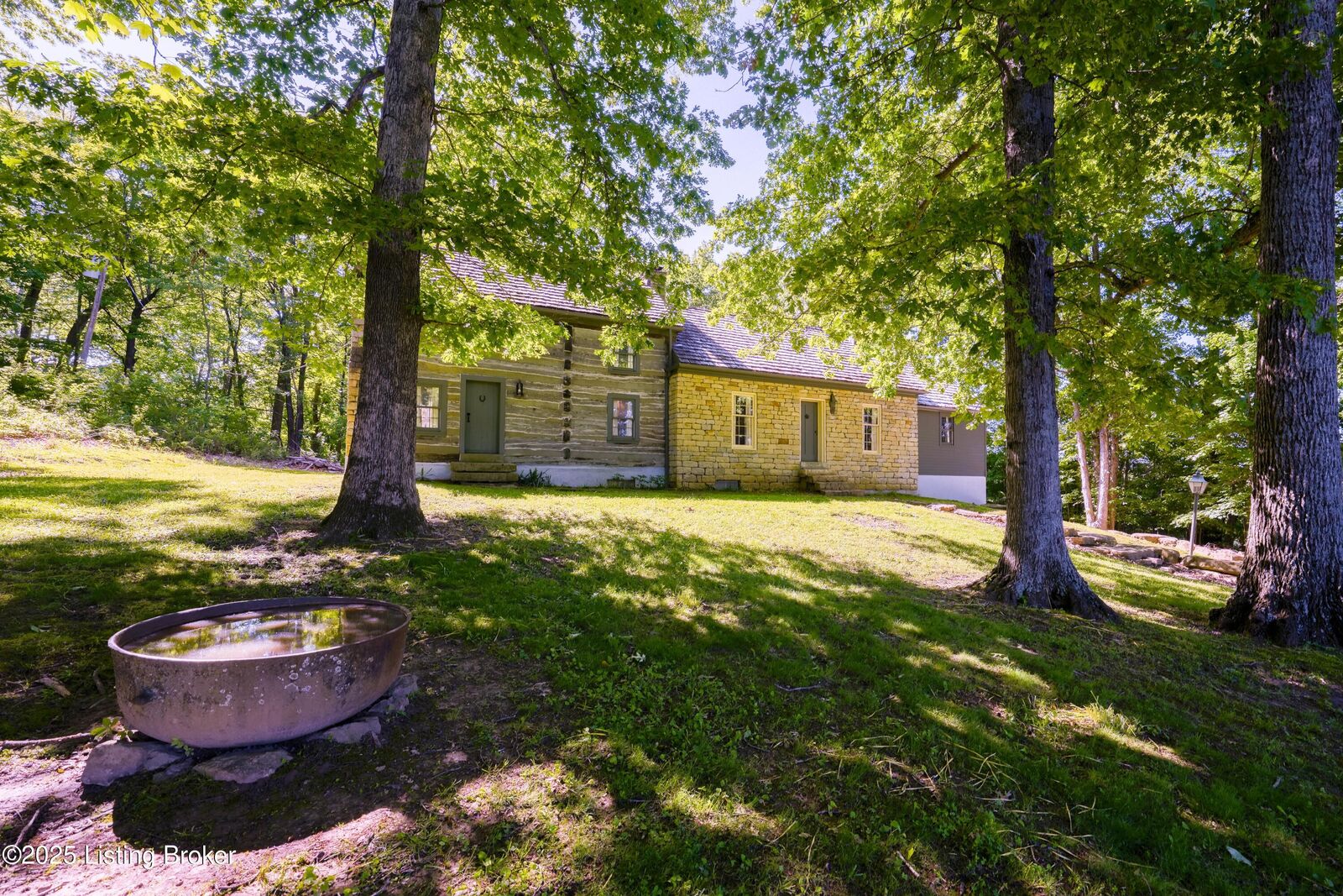 Property Photo: 6711 Echo Trail KY 40299