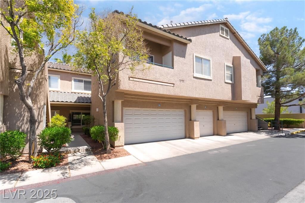 Property Photo: 2152 Jasper Bluff Street 103 NV 89117