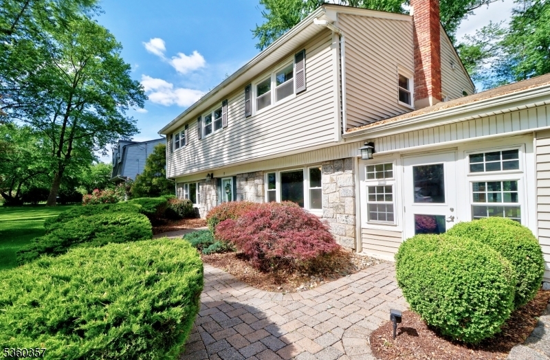 Property Photo: 17 Druid Hill Dr NJ 07054