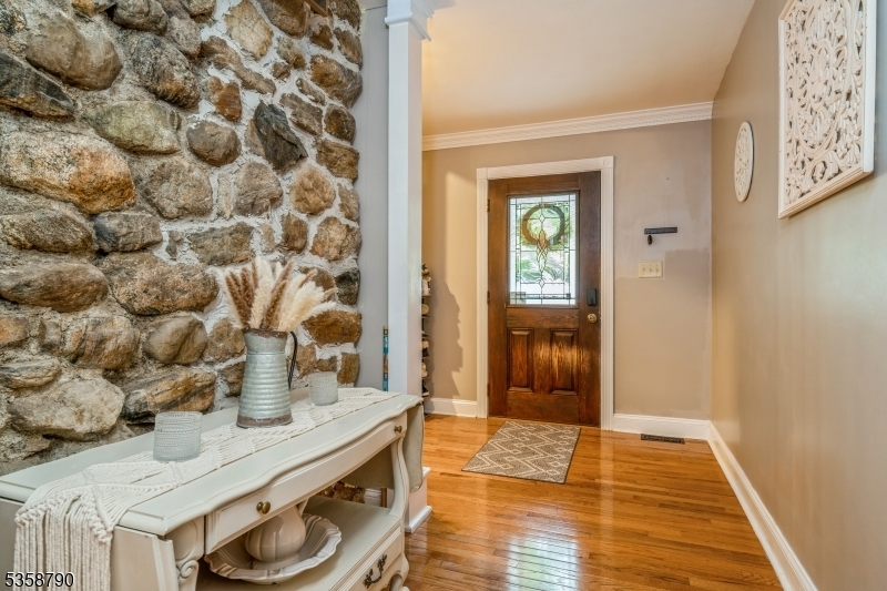 Property Photo:  6 Pinecliff Rd  NJ 07860 