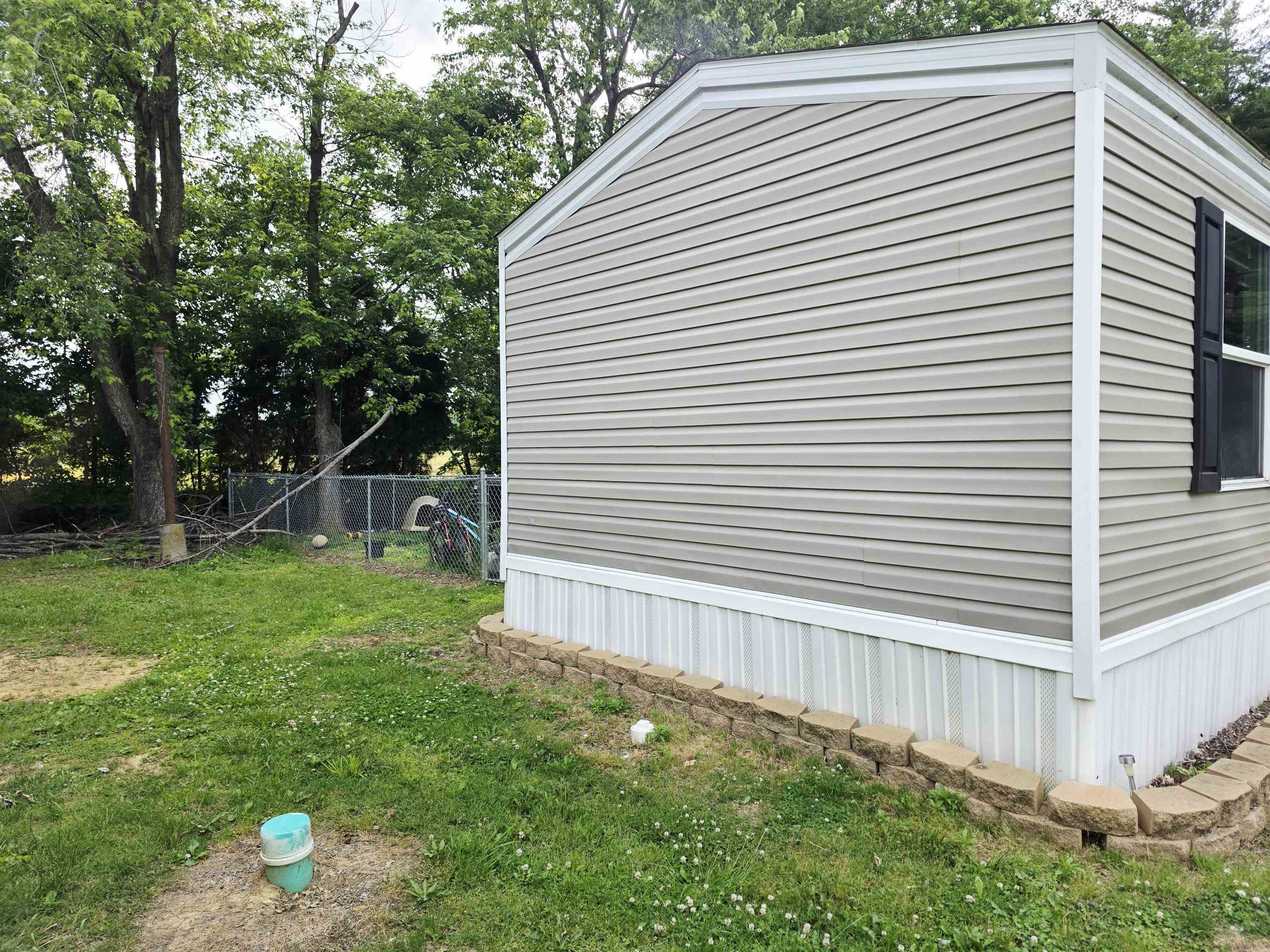 Property Photo: 608 Graves Dr KY 42420