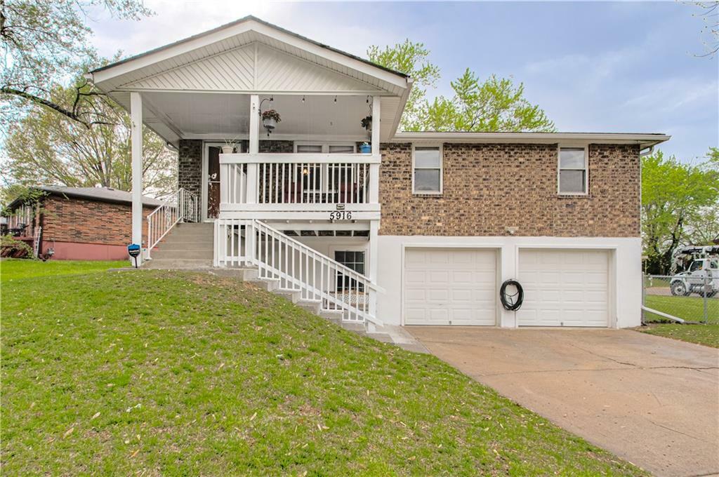 Property Photo:  5916 NE 45th Terrace  MO 64117 