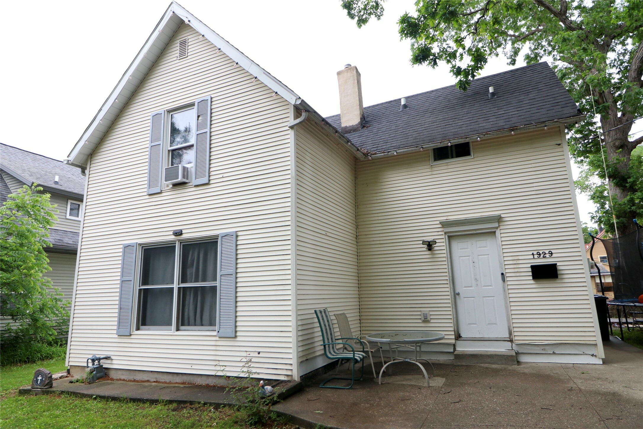 1929 10th Street  Des Moines IA 50314 photo