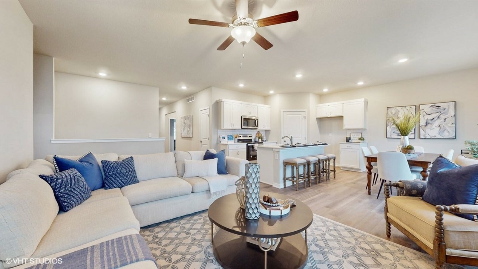 Property Photo: 1001 NE 12th Street IA 50111