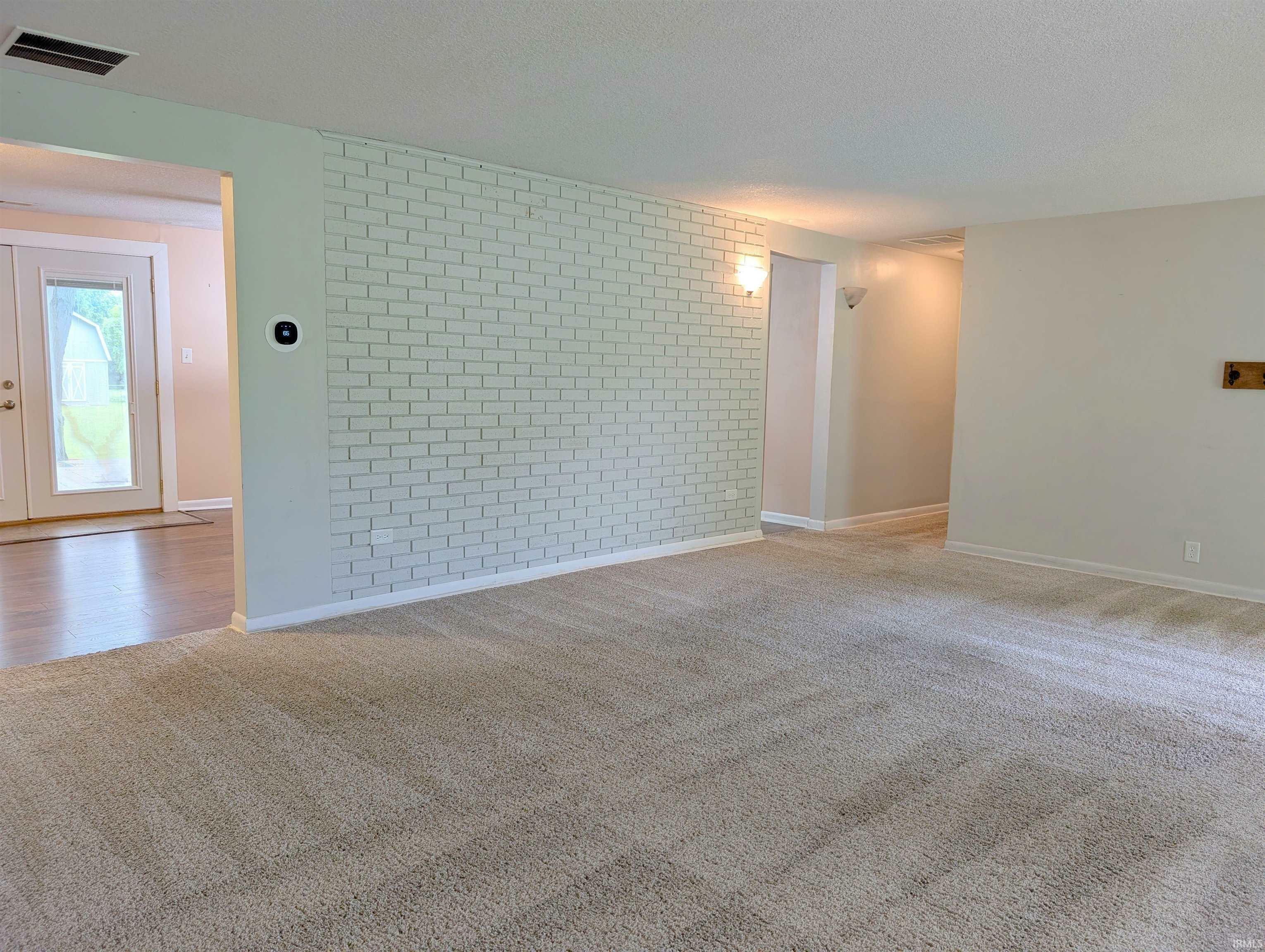 Property Photo: 4719 Leesburg Road IN 46808