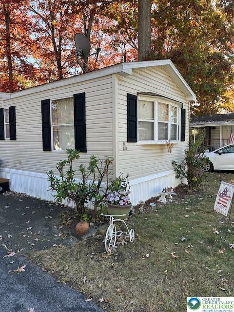 Property Photo: 378 White Oak Lane PA 18014