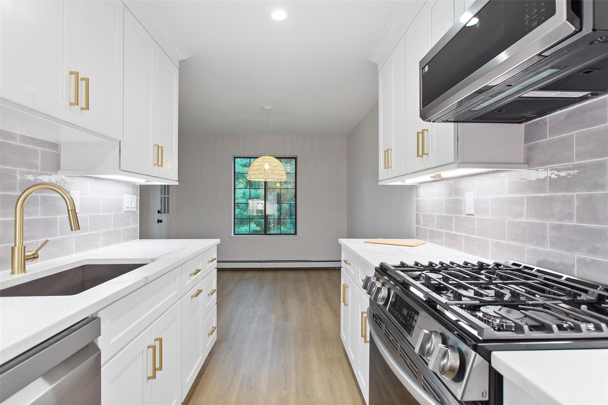 Property Photo:  89 Foxwood Circle  NY 10549 