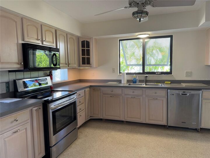 Property Photo:  191 Maria Court  FL 33950 