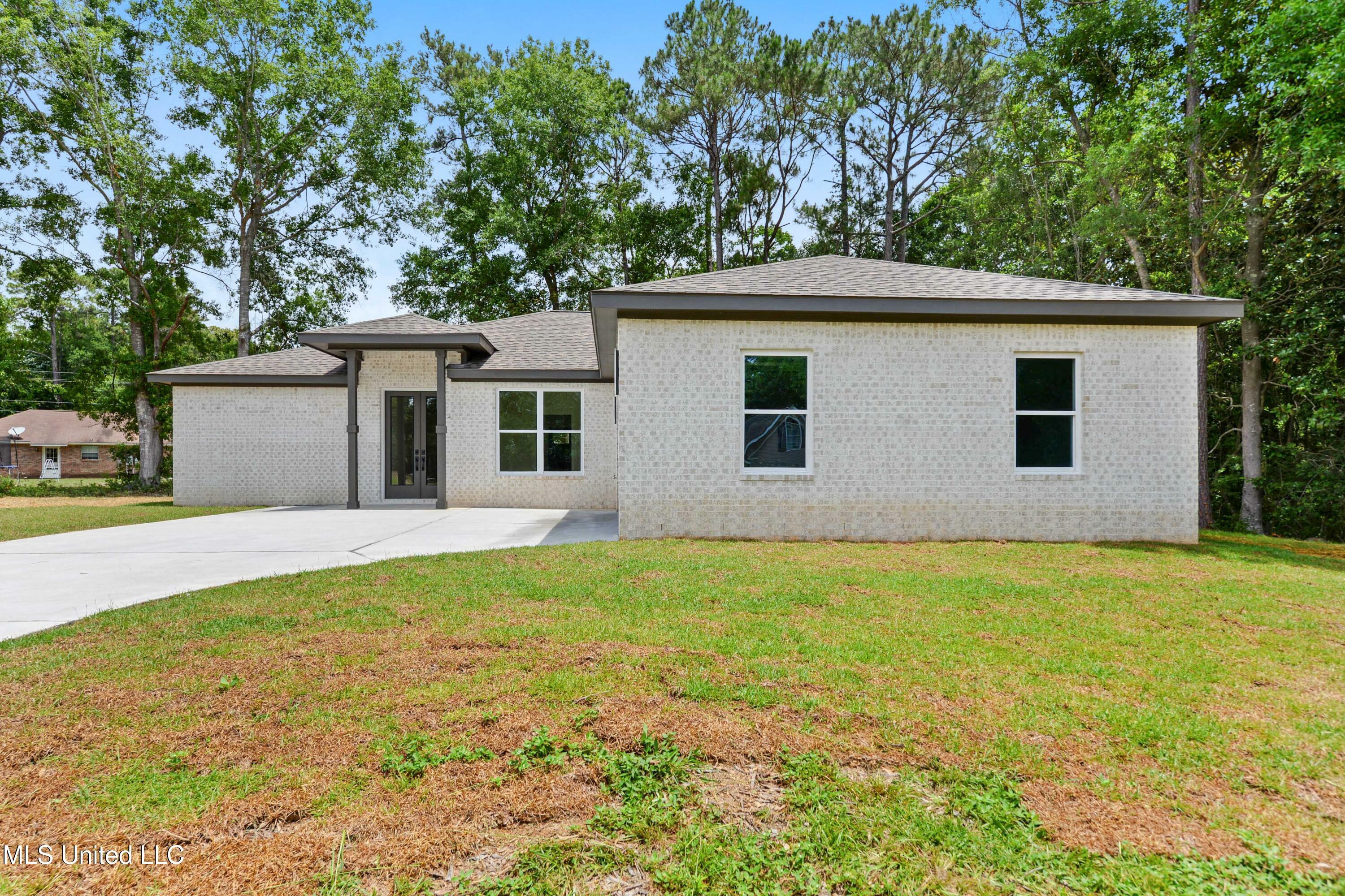 Property Photo:  1810 Bonsecur Cove  MS 39553 