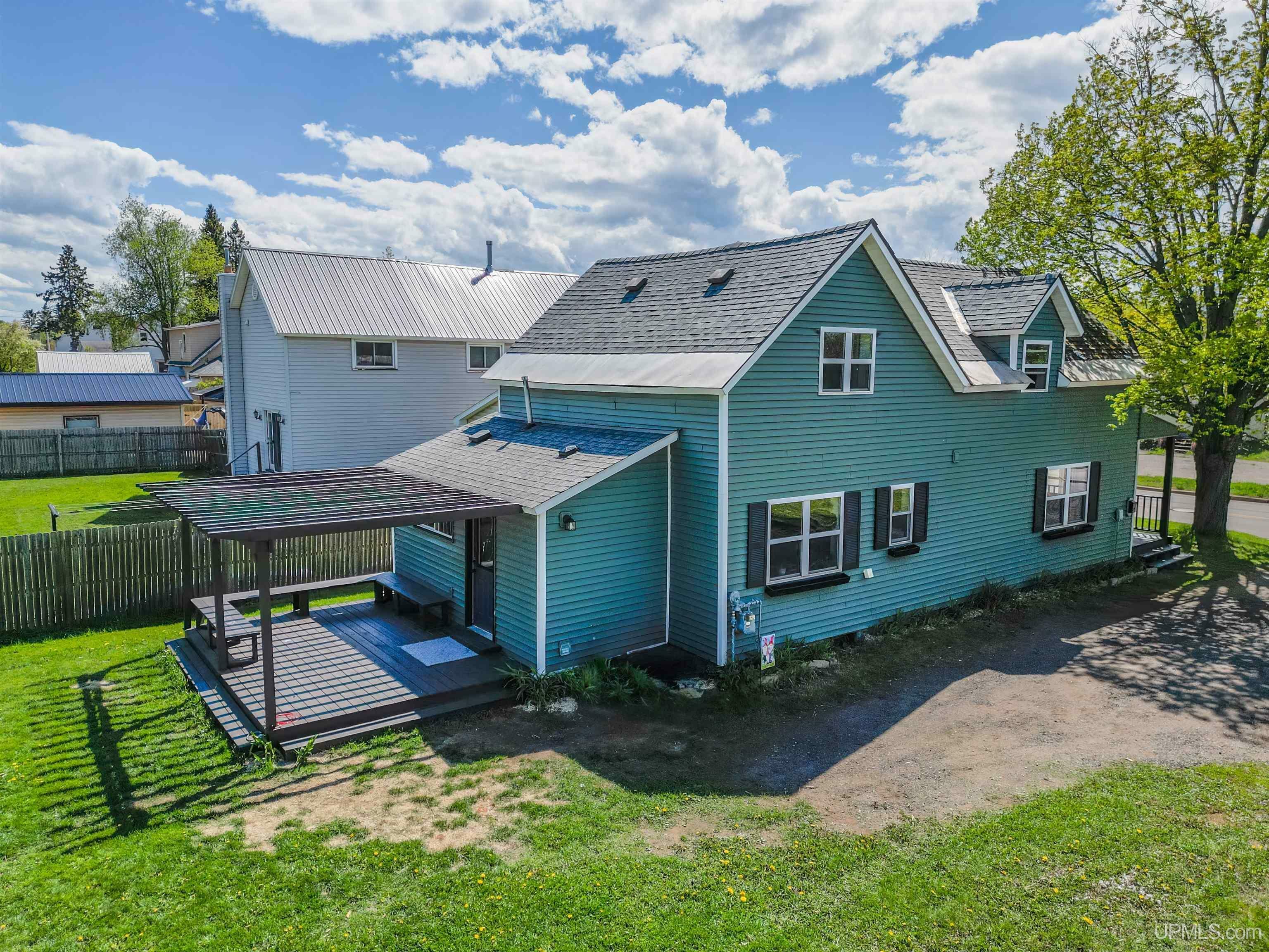 Property Photo: 422 Washington Street MI 49849