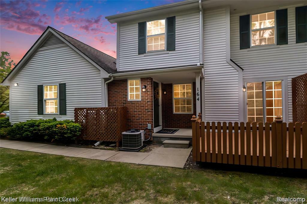 164 Barrington Circle  Lake Orion MI 48360 1329 photo